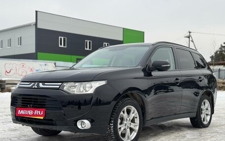 Mitsubishi Outlander III рестайлинг 3, 2013 год, 1 789 000 рублей, 1 фотография