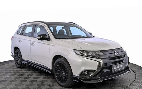 Mitsubishi Outlander III рестайлинг 3, 2022 год, 3 750 000 рублей, 3 фотография