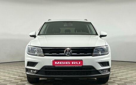 Volkswagen Tiguan II, 2018 год, 2 099 000 рублей, 2 фотография