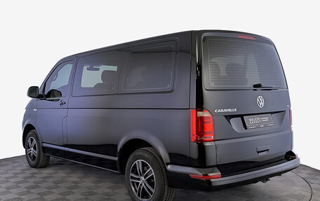 Volkswagen Caravelle T6 рестайлинг, 2017 год, 3 750 000 рублей, 7 фотография