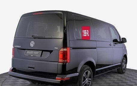 Volkswagen Caravelle T6 рестайлинг, 2017 год, 3 750 000 рублей, 5 фотография