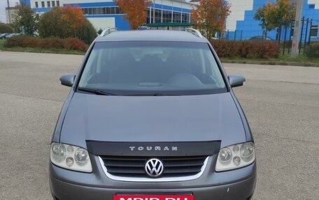 Volkswagen Touran III, 2006 год, 555 000 рублей, 2 фотография