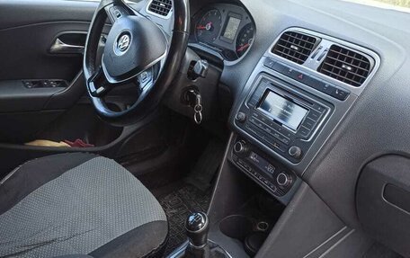 Volkswagen Polo VI (EU Market), 2017 год, 950 000 рублей, 6 фотография