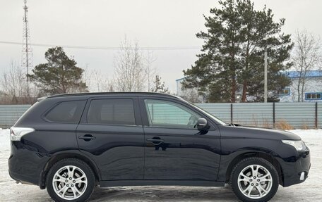 Mitsubishi Outlander III рестайлинг 3, 2013 год, 1 789 000 рублей, 6 фотография