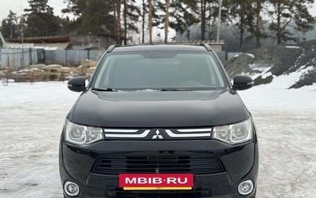 Mitsubishi Outlander III рестайлинг 3, 2013 год, 1 789 000 рублей, 3 фотография