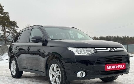 Mitsubishi Outlander III рестайлинг 3, 2013 год, 1 789 000 рублей, 4 фотография