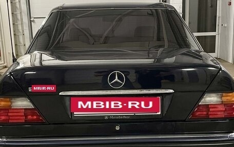 Mercedes-Benz E-Класс, 1993 год, 850 000 рублей, 3 фотография