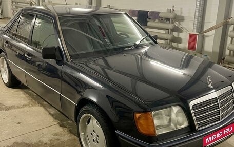 Mercedes-Benz E-Класс, 1993 год, 850 000 рублей, 6 фотография