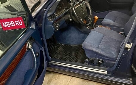 Mercedes-Benz E-Класс, 1993 год, 850 000 рублей, 12 фотография