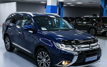 Mitsubishi Outlander III рестайлинг 3, 2015 год, 2 088 000 рублей, 7 фотография