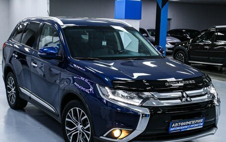 Mitsubishi Outlander III рестайлинг 3, 2015 год, 2 088 000 рублей, 8 фотография