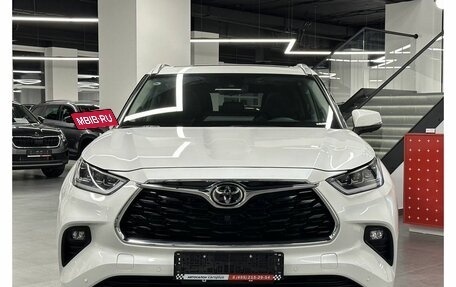 Toyota Highlander, 2024 год, 6 931 000 рублей, 2 фотография