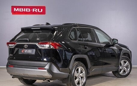 Toyota RAV4, 2021 год, 3 381 000 рублей, 2 фотография