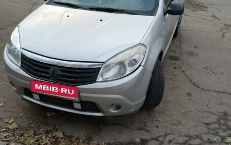 Renault Sandero I, 2010 год, 520 000 рублей, 2 фотография