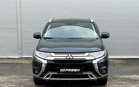 Mitsubishi Outlander III рестайлинг 3, 2021 год, 2 635 000 рублей, 3 фотография