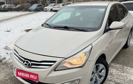 Hyundai Solaris II рестайлинг, 2015 год, 1 190 000 рублей, 2 фотография