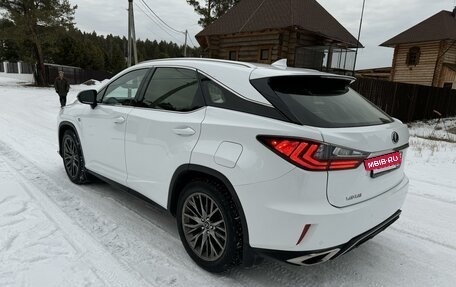 Lexus RX IV рестайлинг, 2017 год, 5 900 000 рублей, 4 фотография