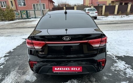 KIA Rio IV, 2018 год, 1 580 000 рублей, 3 фотография