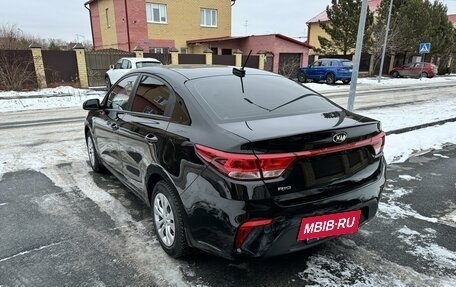 KIA Rio IV, 2018 год, 1 580 000 рублей, 2 фотография