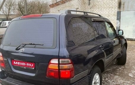 Toyota Land Cruiser 100 рестайлинг 2, 1998 год, 1 500 000 рублей, 12 фотография