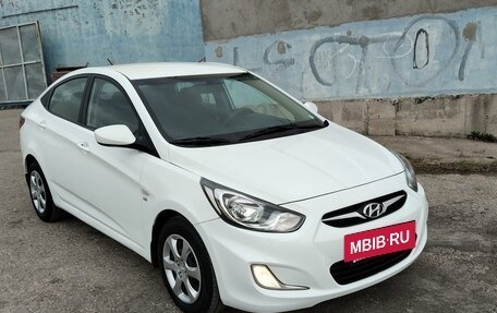 Hyundai Solaris II рестайлинг, 2012 год, 735 000 рублей, 3 фотография