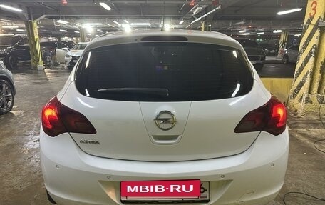 Opel Astra J, 2011 год, 995 000 рублей, 2 фотография