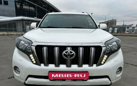 Toyota Land Cruiser Prado 150 рестайлинг 2, 2016 год, 3 800 000 рублей, 5 фотография