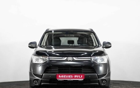 Mitsubishi Outlander III рестайлинг 3, 2013 год, 1 350 000 рублей, 2 фотография