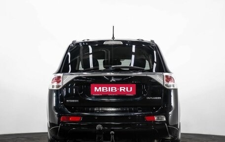 Mitsubishi Outlander III рестайлинг 3, 2013 год, 1 350 000 рублей, 5 фотография