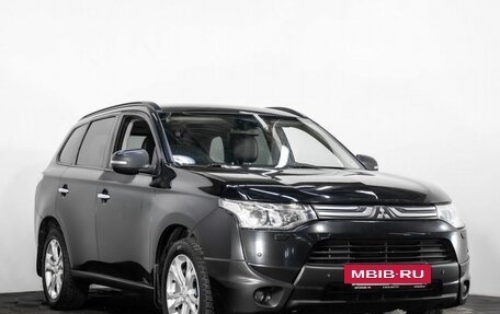 Mitsubishi Outlander III рестайлинг 3, 2013 год, 1 350 000 рублей, 3 фотография