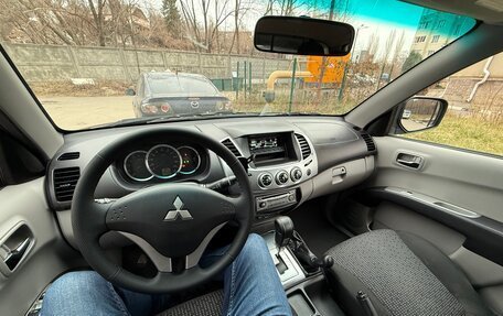 Mitsubishi L200 IV рестайлинг, 2013 год, 1 795 000 рублей, 10 фотография