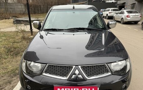 Mitsubishi L200 IV рестайлинг, 2013 год, 1 795 000 рублей, 3 фотография