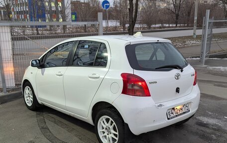 Toyota Yaris III рестайлинг, 2008 год, 630 000 рублей, 6 фотография