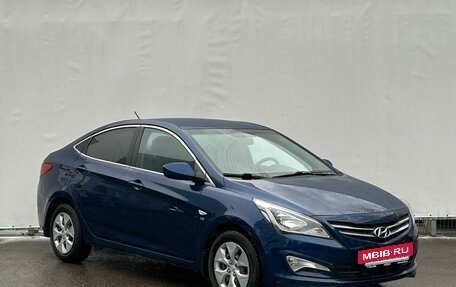 Hyundai Solaris II рестайлинг, 2015 год, 1 100 000 рублей, 3 фотография