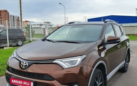 Toyota RAV4, 2017 год, 2 900 000 рублей, 8 фотография