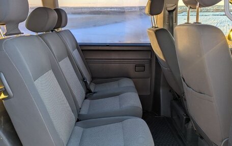 Volkswagen Caravelle T5, 2013 год, 1 850 000 рублей, 12 фотография