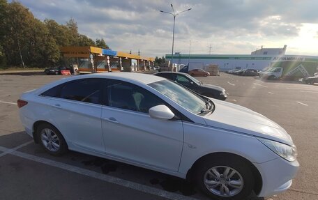 Hyundai Sonata VI, 2011 год, 1 150 000 рублей, 2 фотография