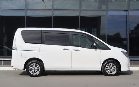 Nissan Serena IV, 2015 год, 1 580 000 рублей, 3 фотография