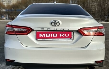 Toyota Camry, 2021 год, 3 950 000 рублей, 5 фотография