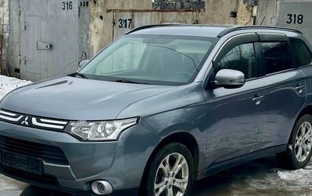 Mitsubishi Outlander III рестайлинг 3, 2012 год, 1 540 000 рублей, 6 фотография