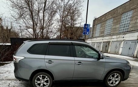 Mitsubishi Outlander III рестайлинг 3, 2012 год, 1 540 000 рублей, 8 фотография