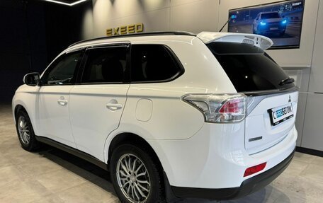 Mitsubishi Outlander III рестайлинг 3, 2013 год, 1 700 000 рублей, 5 фотография