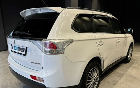 Mitsubishi Outlander III рестайлинг 3, 2013 год, 1 700 000 рублей, 7 фотография