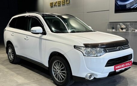 Mitsubishi Outlander III рестайлинг 3, 2013 год, 1 700 000 рублей, 4 фотография