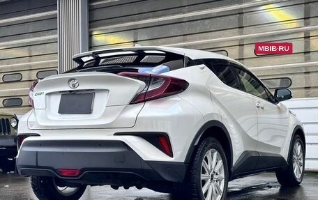 Toyota C-HR I рестайлинг, 2019 год, 1 376 000 рублей, 8 фотография