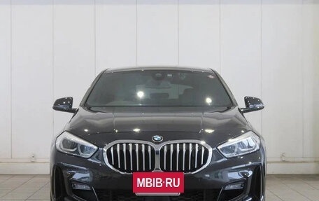 BMW 1 серия, 2020 год, 1 450 000 рублей, 11 фотография