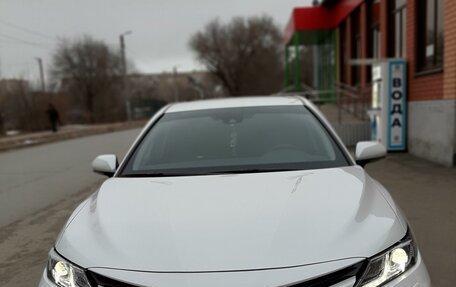 Toyota Camry, 2019 год, 3 500 000 рублей, 4 фотография