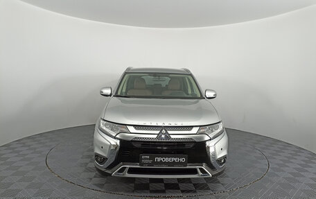 Mitsubishi Outlander III рестайлинг 3, 2021 год, 3 406 000 рублей, 2 фотография