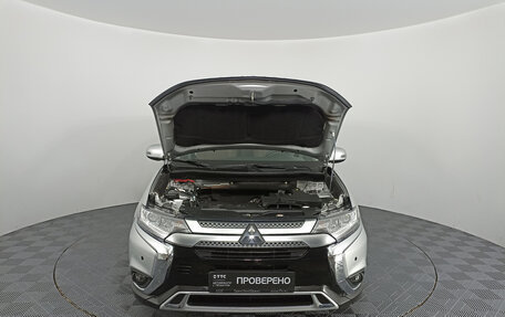 Mitsubishi Outlander III рестайлинг 3, 2021 год, 3 406 000 рублей, 9 фотография