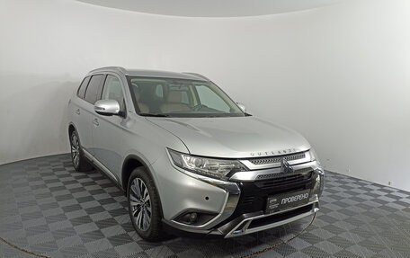 Mitsubishi Outlander III рестайлинг 3, 2021 год, 3 406 000 рублей, 3 фотография